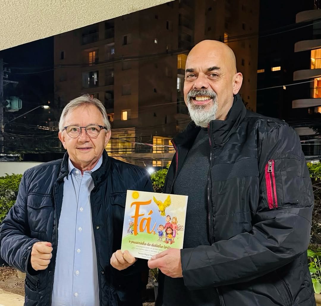 Com Chico Silvério, ilustrador do Fá